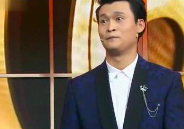 靠模仿小沈阳出名,月入2000万反超本尊,小沈龙凭什么_赵本山_直播