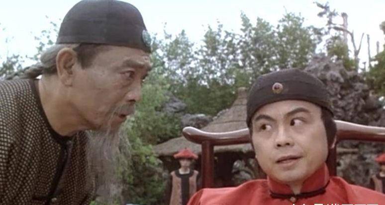 1991年,黄一山搭档周星驰主演电影《逃学威龙》,饰演黄小龟一角,这算