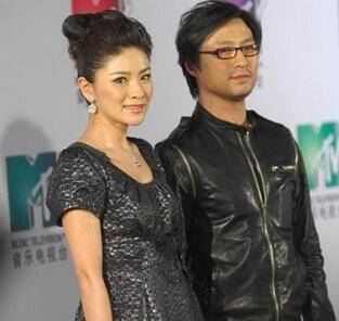 原创章子怡还要立人设吗仇家半夜爆料扯出汪峰的5段爱情