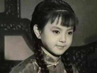 小婉君:24岁嫁入豪门生5子,分手后获4亿分手费,今单身太潇洒_谢玲玲