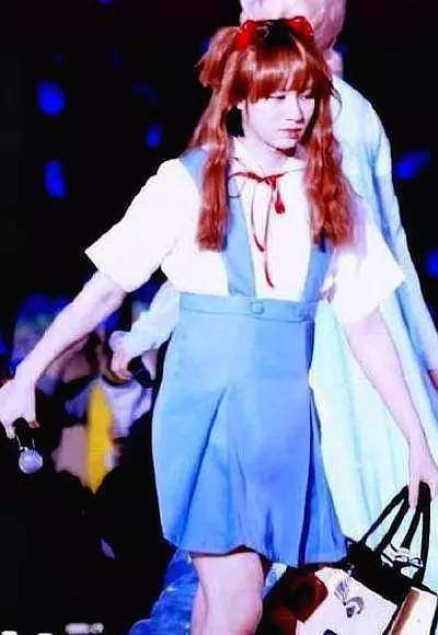 男生被迫女装 来自搜狐网