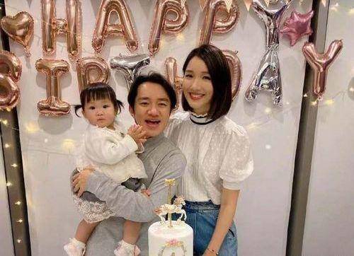 李亚男素颜出镜为王祖蓝庆生,女儿专挑爹妈的优点长!