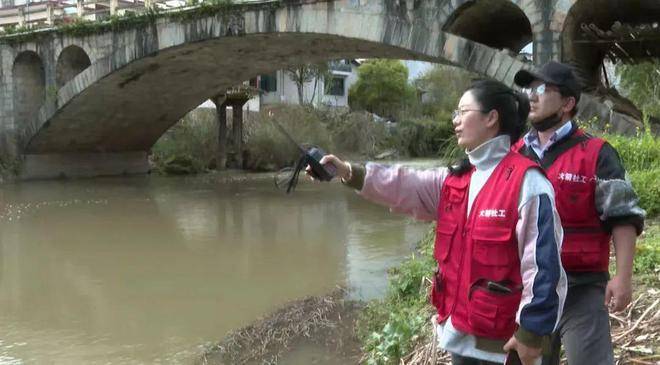 小小河长巡河记