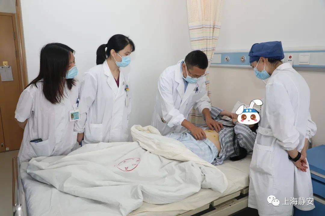 为了不耽误小黄学习,这是一个良性的成熟畸胎瘤.