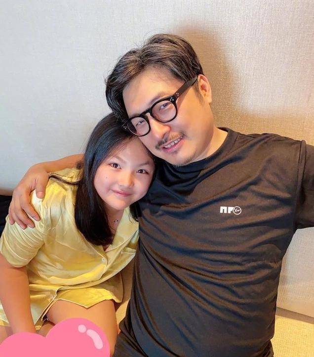李湘晒老公与女儿的互动照王诗龄已落落大方王岳伦尽显老态