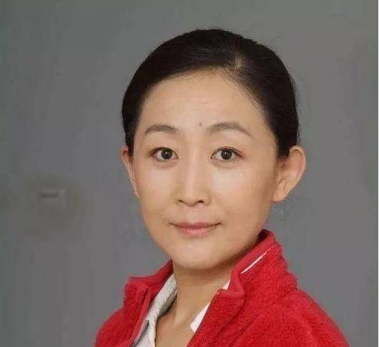 从影32年封影后,分手后老公娶小15岁女演员,今55岁仍单身不婚_陈瑾