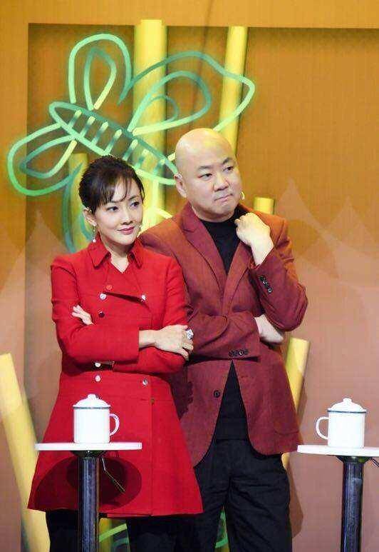 牛莉这个演员很多人第一时间想到的是她跟郭冬临在舞台上演的各种小品