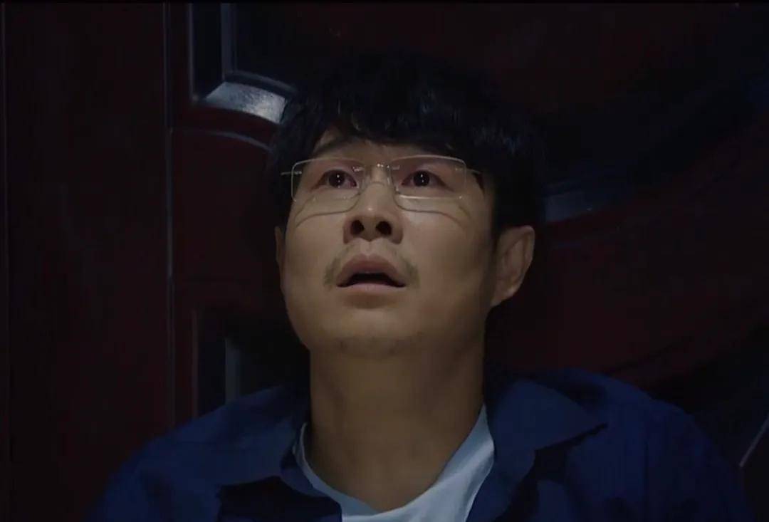 从节目放出的《隐秘的角落》片段里可以看出,小沈阳作为一个喜剧演员
