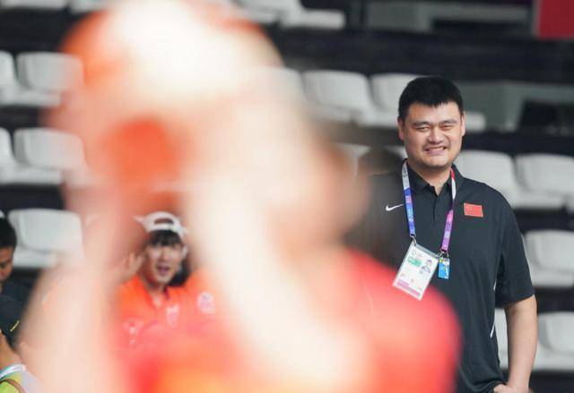 中国男篮亚运会首秀李楠不及格应变慢是他的致命伤！