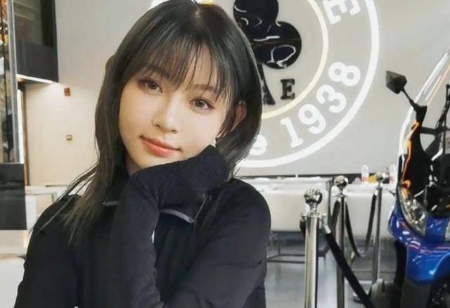 原创25岁千万粉丝的机车女神爱上49岁的豪门