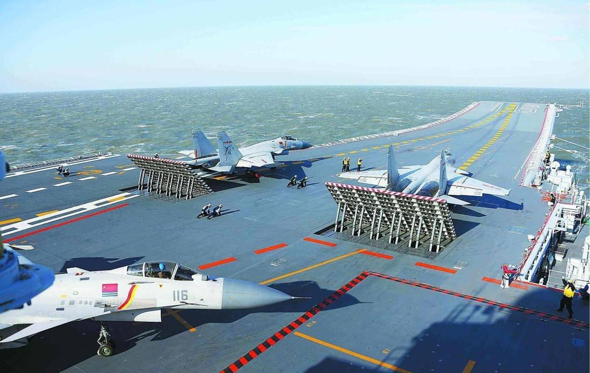 美军桥头堡不再平安，中国航母抵近关岛，模仿攻击美军两大基地？