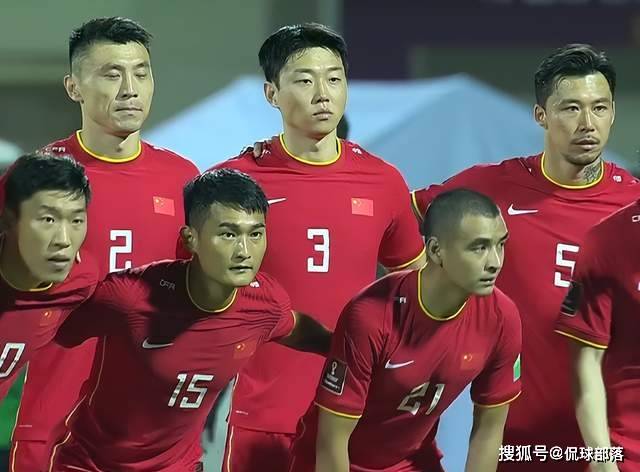0-3！0-9！越南踢疯了，2连胜轰9球，甩远国足，剑指2026年世界杯