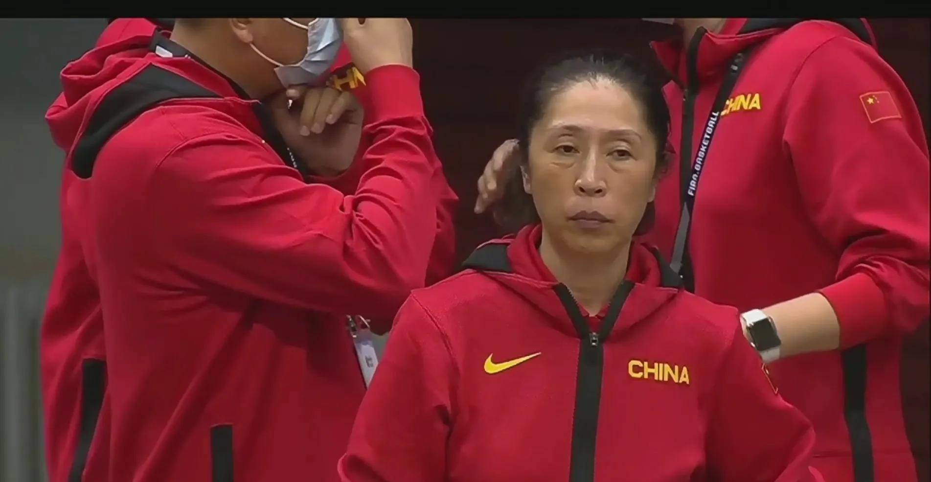 王思雨伤退，广东帮发威，中国女篮大胜马里挺进世界杯