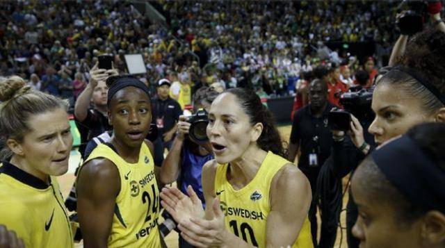 创汗青！WNBA40岁传奇续约拒退役3夺总冠军4夺奥运金牌+总助攻王
