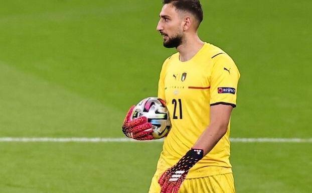 意大利裁减西班牙进欧洲杯决赛，一人表示神勇，赛后当记首功