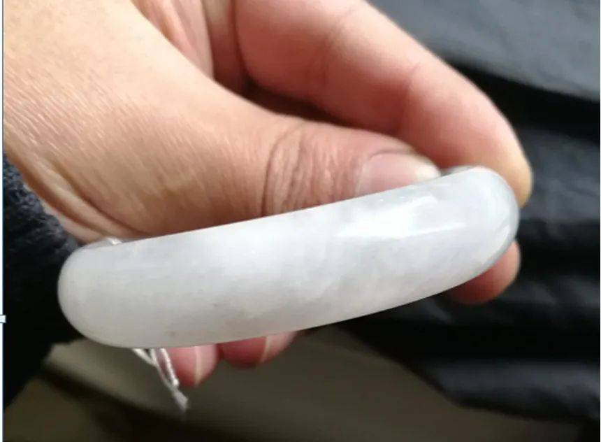 纹、裂、脏、棉，哪个对翡翠价值的影响最大 