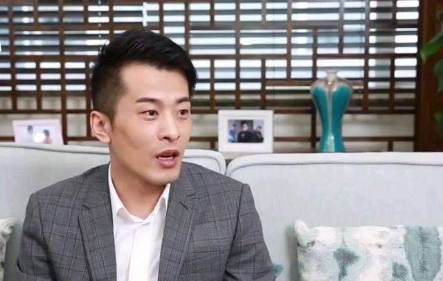 辛巴含泪退圈！哭着辞别网红曲播界，最末仍是输给了李佳琦和薇娅