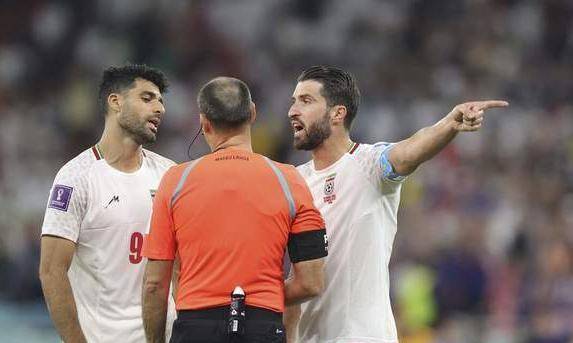 伊朗和厄瓜多尔世界杯小组赛被裁减，申明打平就出线，就是被裁减