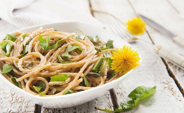 春夏野菜“赏食”录：4款不成错过的野菜，再不吃又要等一年了！