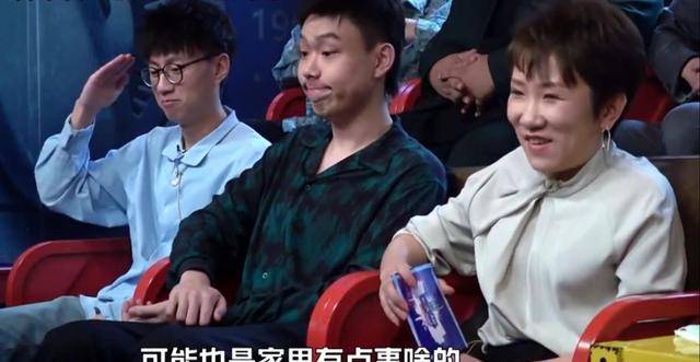 脱口秀“在天之灵”黄西退赛,李诞解释原因发笑,一不小心穿帮了 脱口秀“在天之灵”黄西退赛,李诞解释原因发笑,一不小心穿帮了