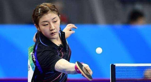 乒乓球全锦赛女单四强出炉，王曼昱爆冷输球，其余三大主力晋级