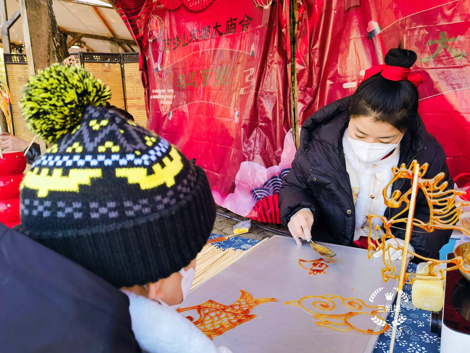 正月十五闹元宵赏花灯，开封万岁山宋都大庙会热闹不凡