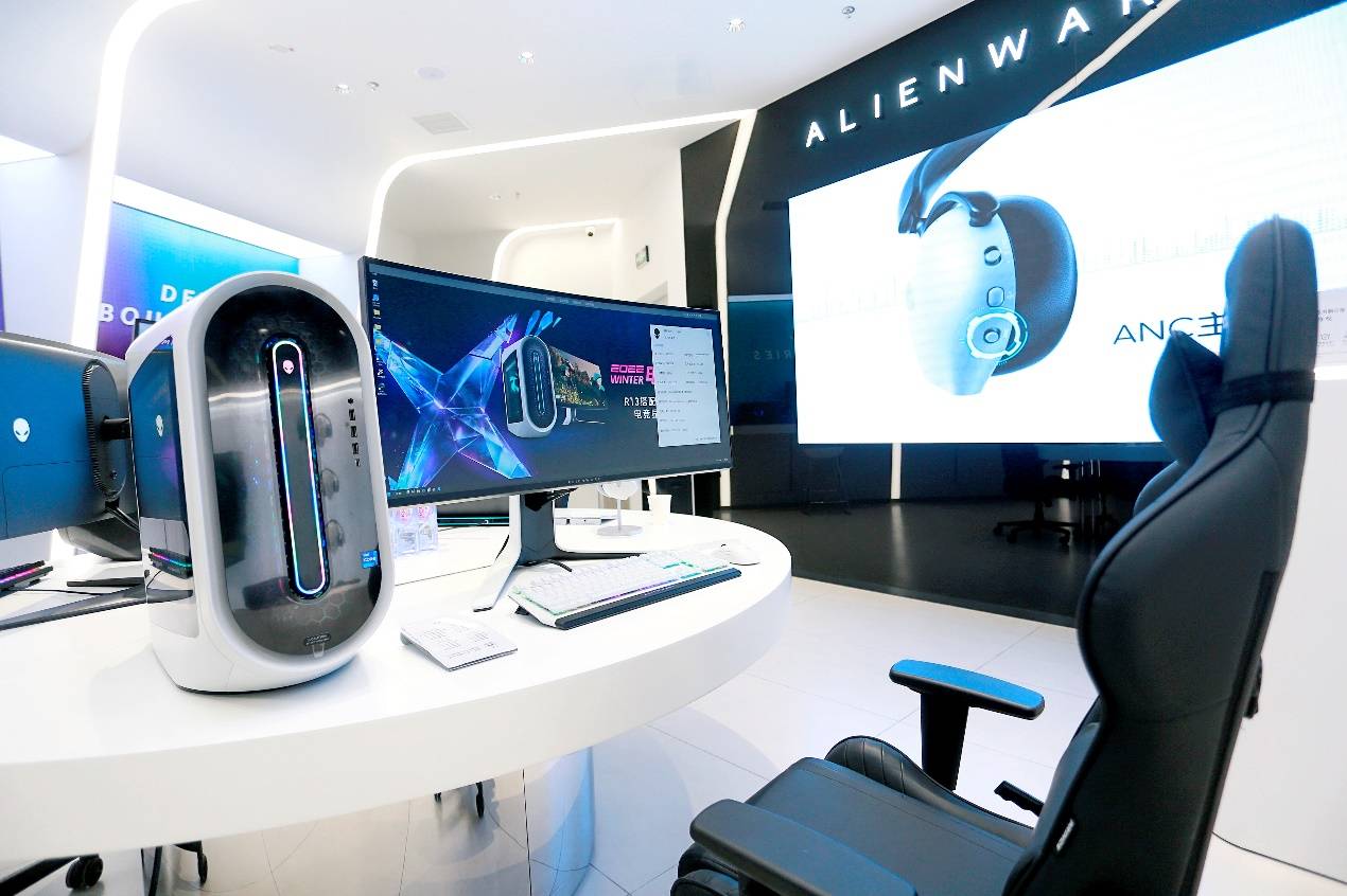 上海静安苏河湾万象六合ALIENWARE外星情面人节活动