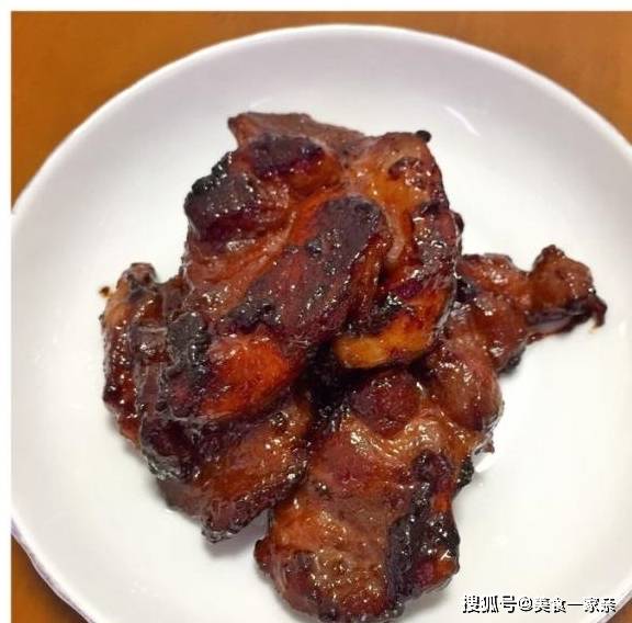 用电饭煲就能够造做出巨匠级甘旨——蜜汁叉烧肉，简单零失败