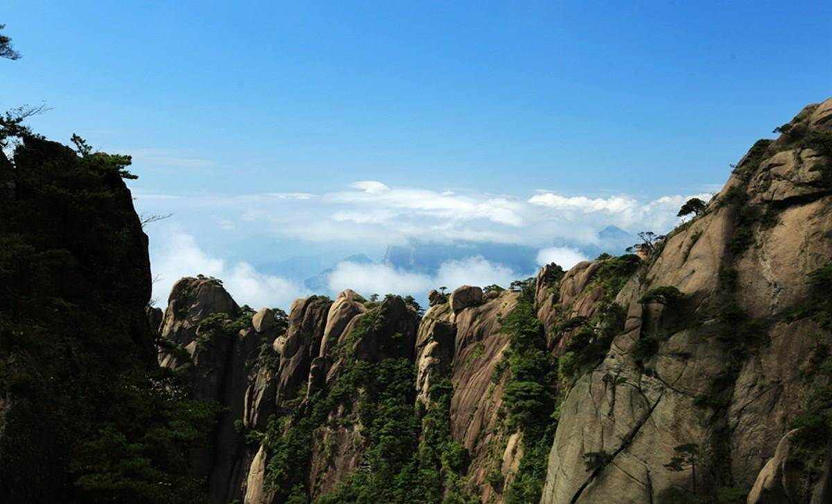 三清山：奇峰怪石、古树名花、流泉飞瀑、云海雾涛