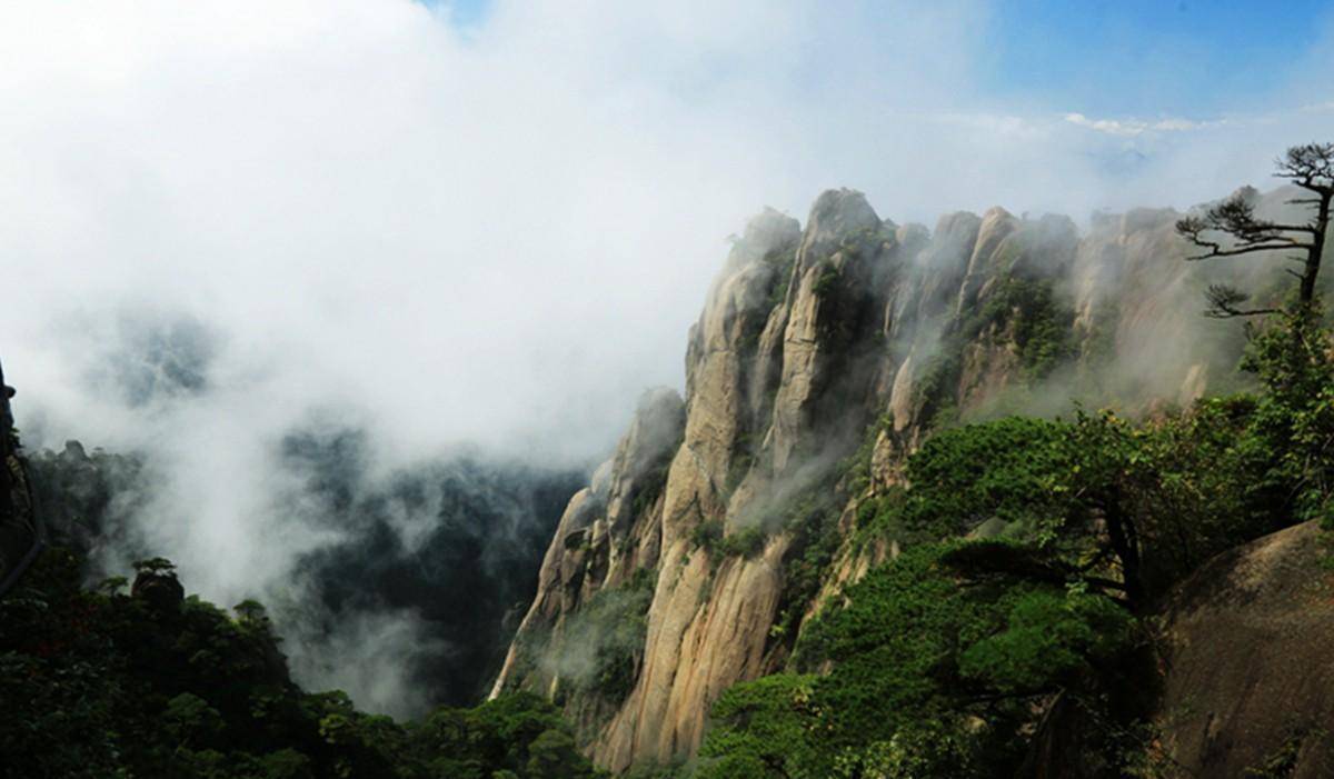 三清山：奇峰怪石、古树名花、流泉飞瀑、云海雾涛