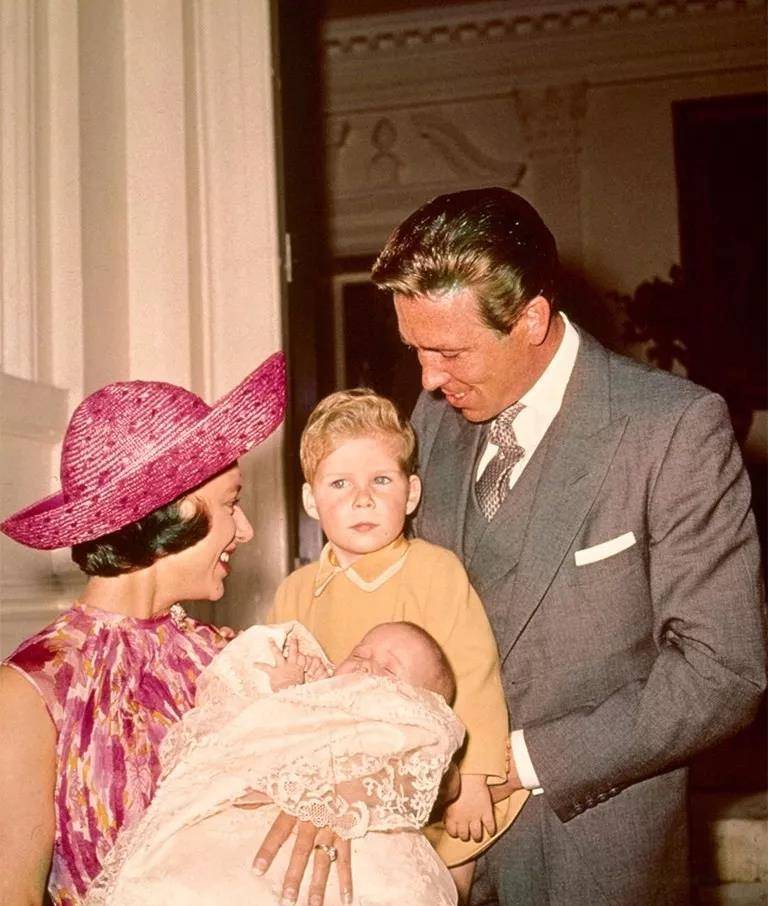 ����·�����͡����繫������Ů����������Щƽ���ġ������� ...