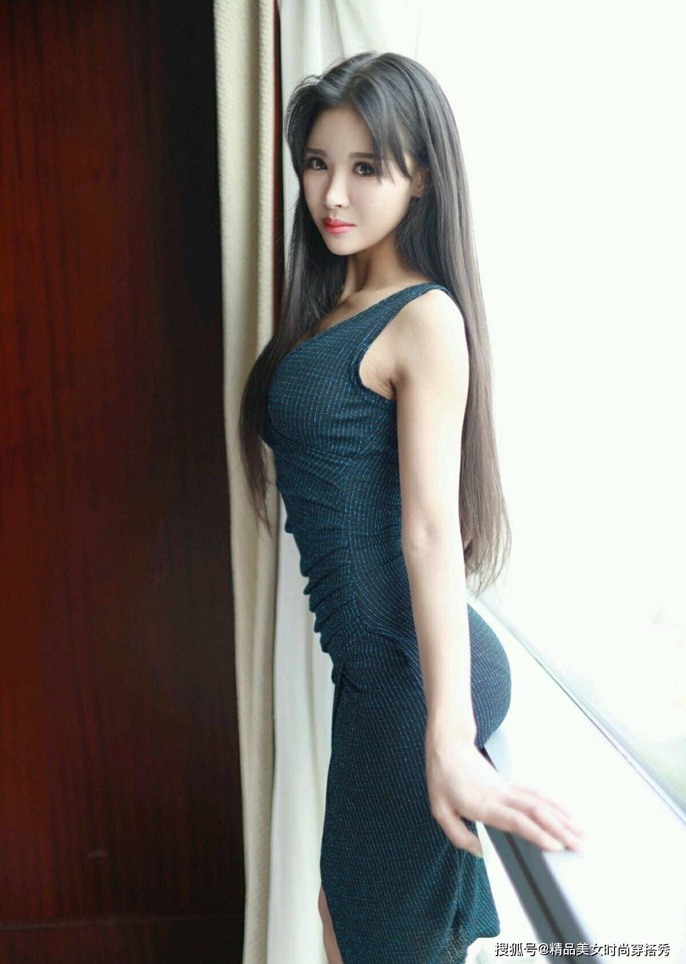 都市靓女这样穿针织裙展现出不一样的女神范爱游戏ayx(图8)