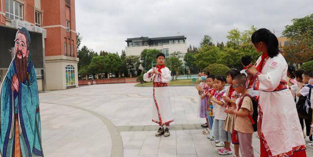 传承文明，启智求实！周浦小学的入学礼很出格