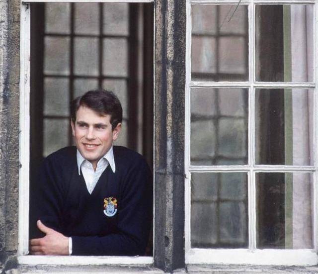 ���»����ӣ���������Ů��ȴ���ܳ裬��������������û�� ...