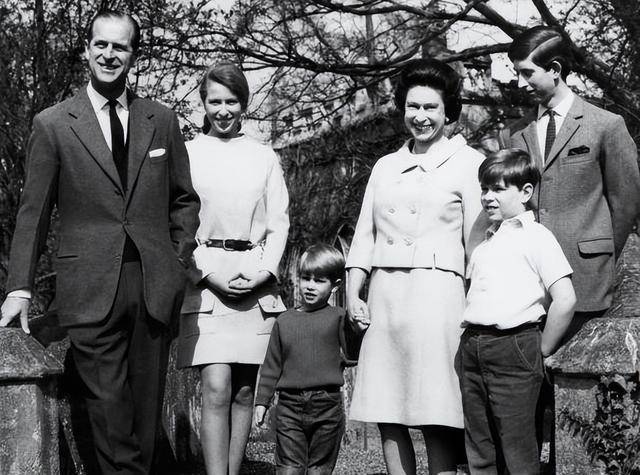 ���»����ӣ���������Ů��ȴ���ܳ裬��������������û�� ...