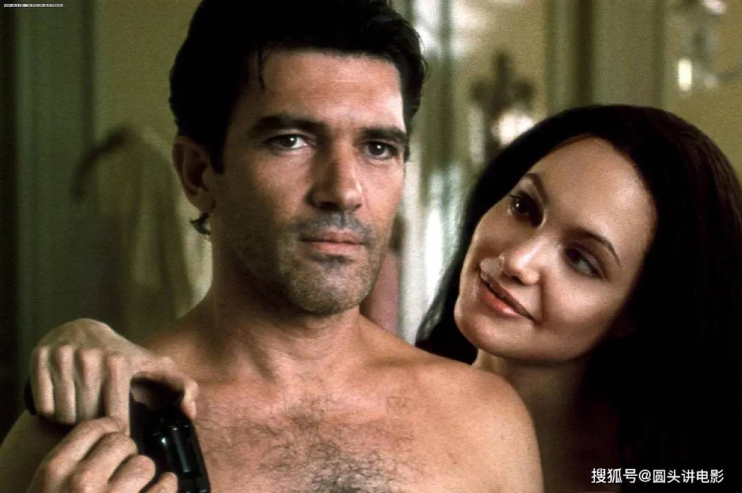 安吉丽娜·墨莉主演的5部限造级片子，你若一部没看太遗憾！