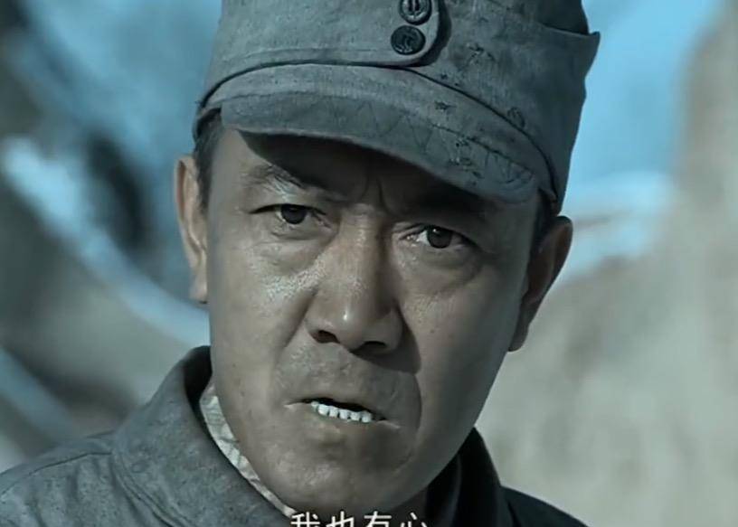 亮剑：李云龙为何会怕旅长，1955年授衔，你看他们军衔差多少