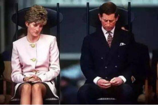 ���˹���㳦�֣�����3ö��ָ��Сָһֱ�����Ŵ����Ƚ��� ...