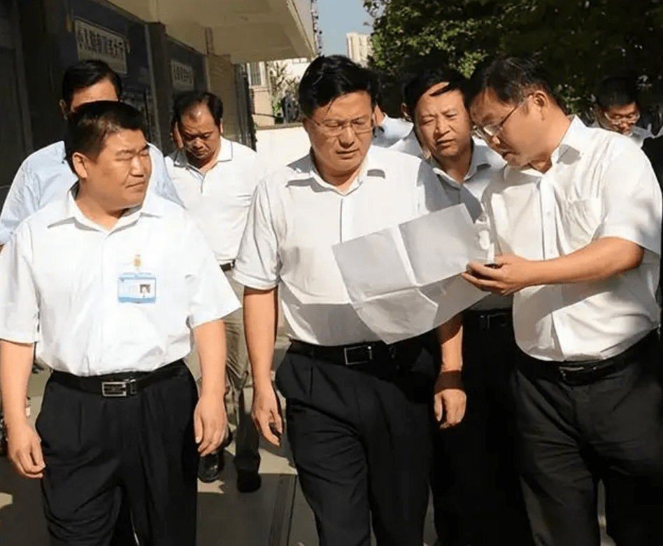 һ�����ȵ����ֳ����������߹�����1800������ֱ��������