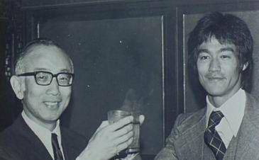 香港片子巨头公司，因为一部片子巨最近2亿，传奇公司就此陨落