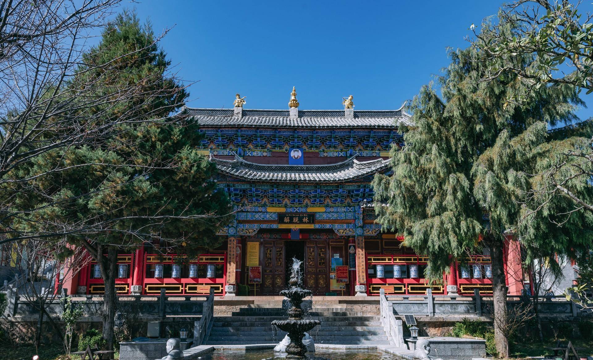 丽江最早的藏传释教寺院，白沙古镇徒步可到