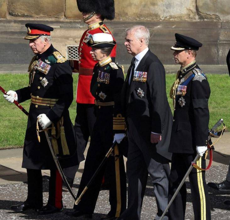 ���ؼ̳��ɷ�ͷ�Ρ�����ȥ������ɫ����������������У���� ...