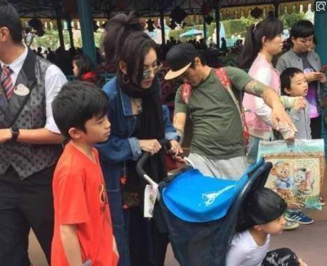 �Ű�֥����ӳ����ˣ���ͷ���ֻ�����Į����ֱ����л����� ...