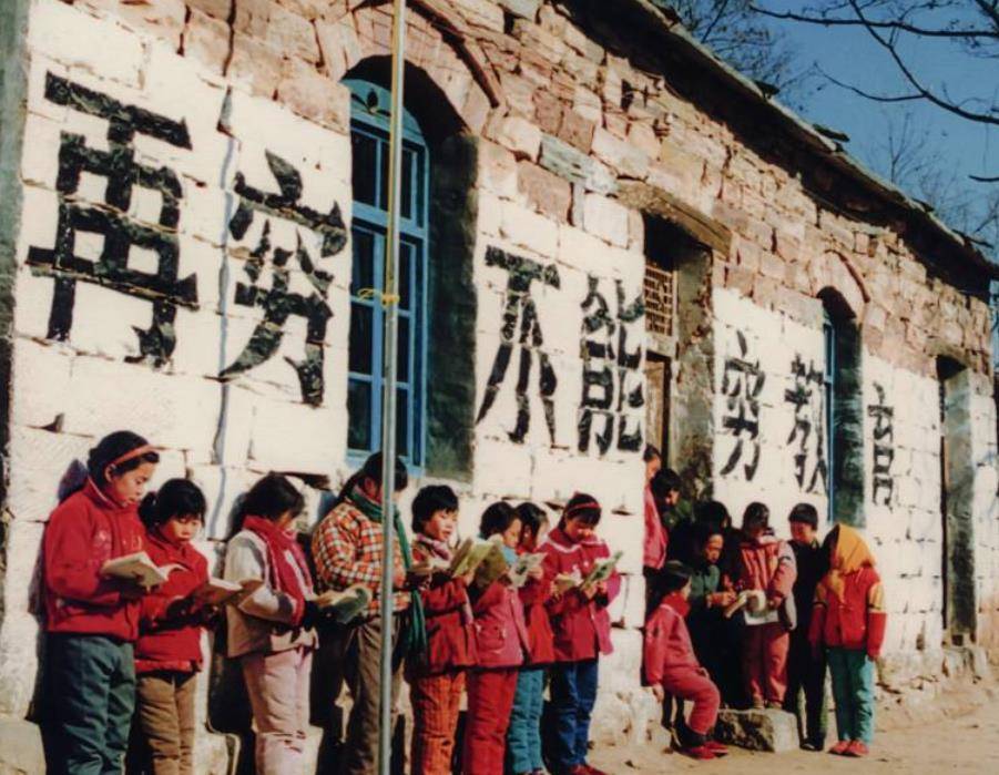 农村女孩给马云寄老母鸡，想获马云帮助读大学，成果还实胜利了