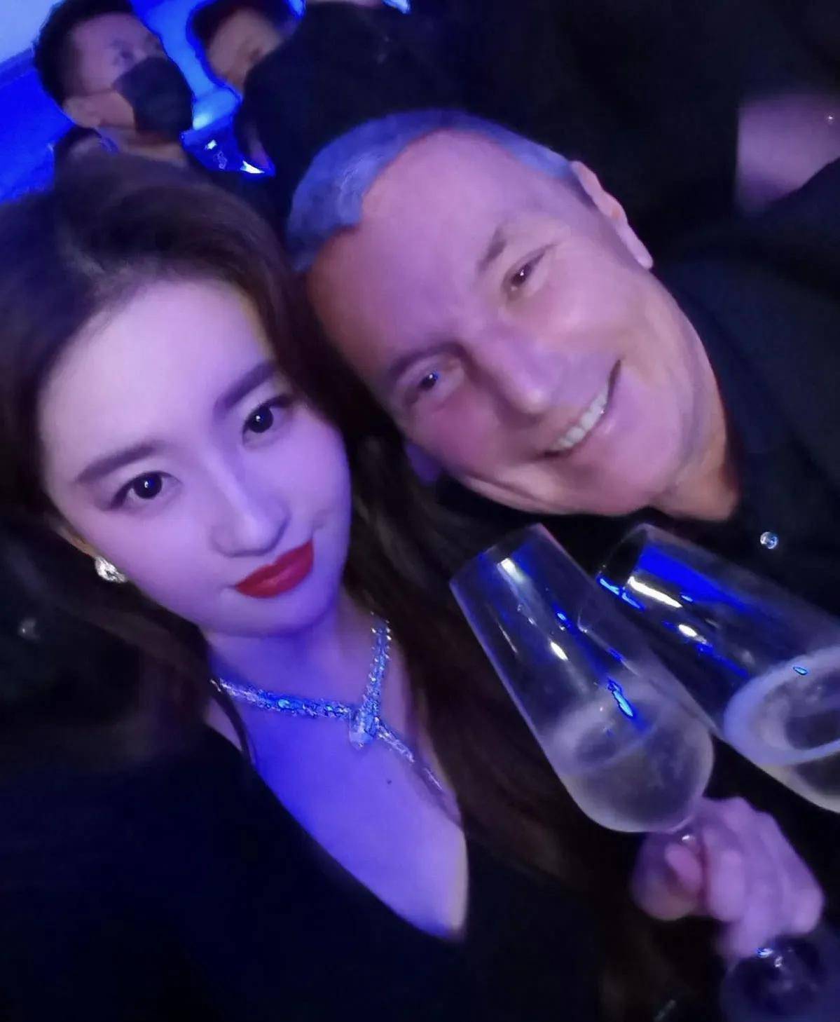 �����������ˣ���������̨������ӵ����΢��֮ҹ��Фս ...