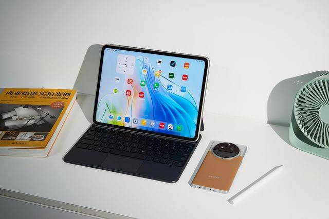 买什么iPad 10！OPPO Pad 2上手体验：不舍得盖泡面的旗舰平板