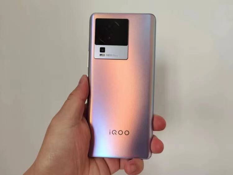 vivo iQOO Neo7竞速版：12GB+256GB跌至2399，成为手机市场的黑马