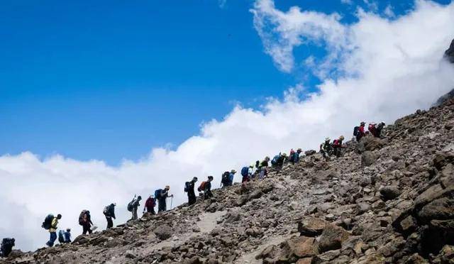 通俗人最容易攀登的世界之最 “非洲更高山脉”乞力马扎罗｜坦桑尼亚旅游攻略