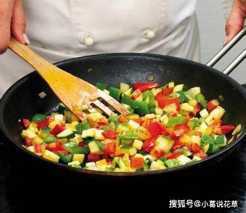 芹菜叶、玉米须那些蔬菜边角料能吃吗？伶俐的人，都拿它们当宝物