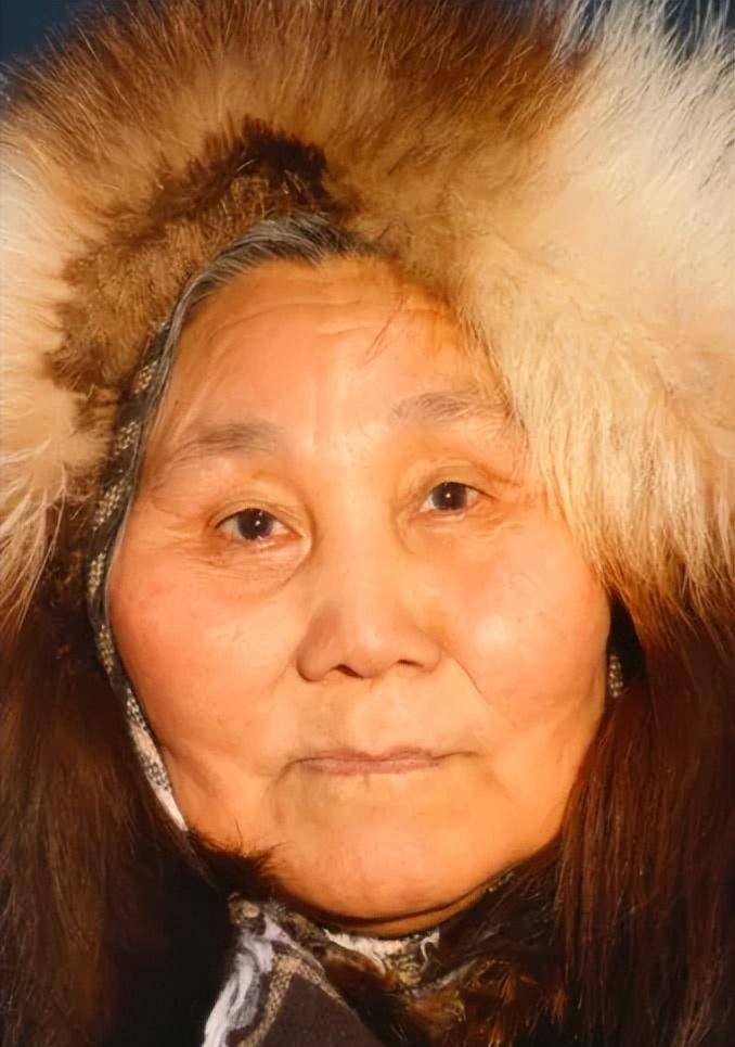 原创地球依然存在的5个原始部落，西南非沙漠的桑人，澳洲的巴布亚人
